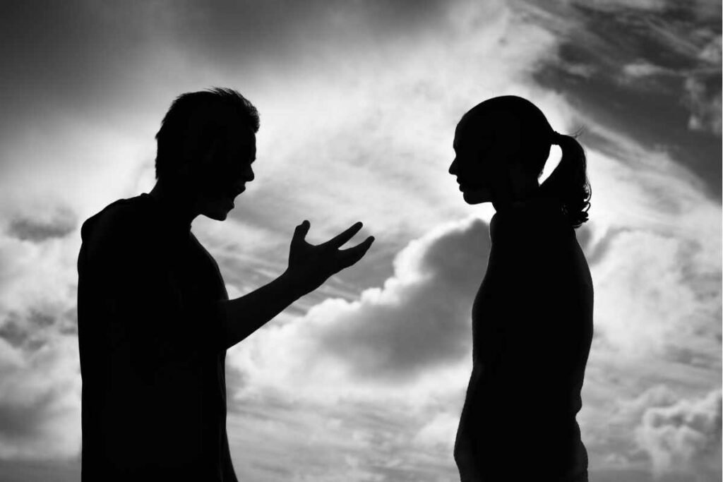 How to Spot a Cheater The Telltale signs you shouldnt ignore Arguing Silhouette