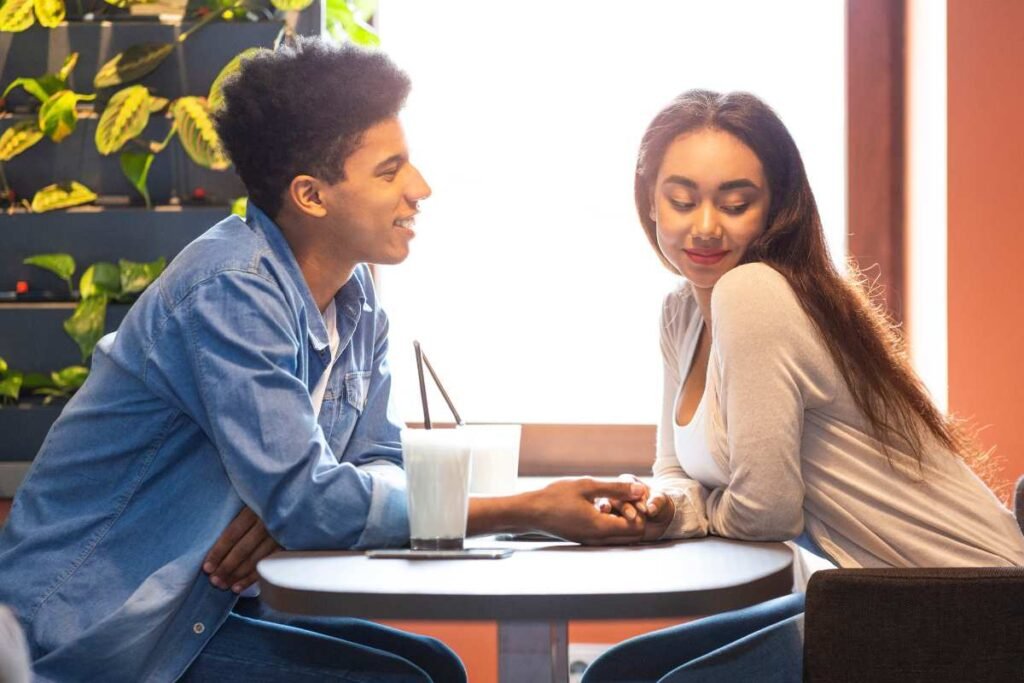 How to Tell if He’s Into You: The Subtle (and Not-So-Subtle) Signs 2 man and woman dating